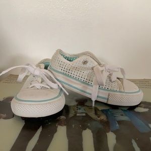 Toddler girls converse sneakers size 6